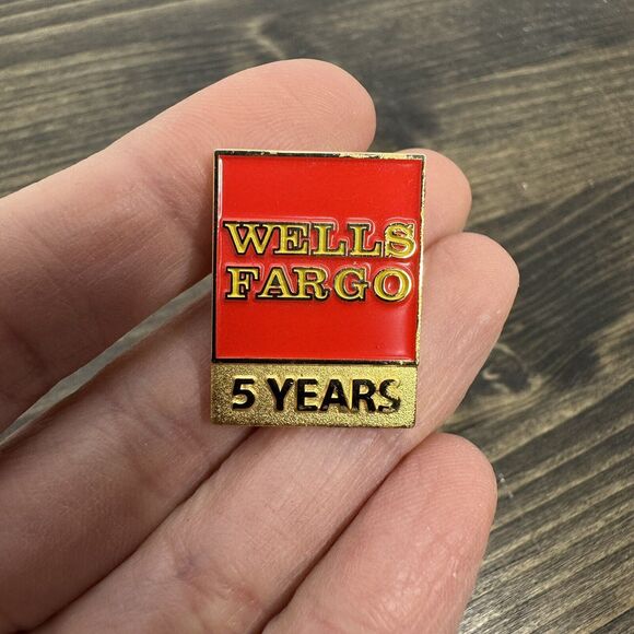 2 Wells Fargo Employee Pins 5 Year Service Award WF Agent Stagecoach Star Lapel - Picture 3 of 11